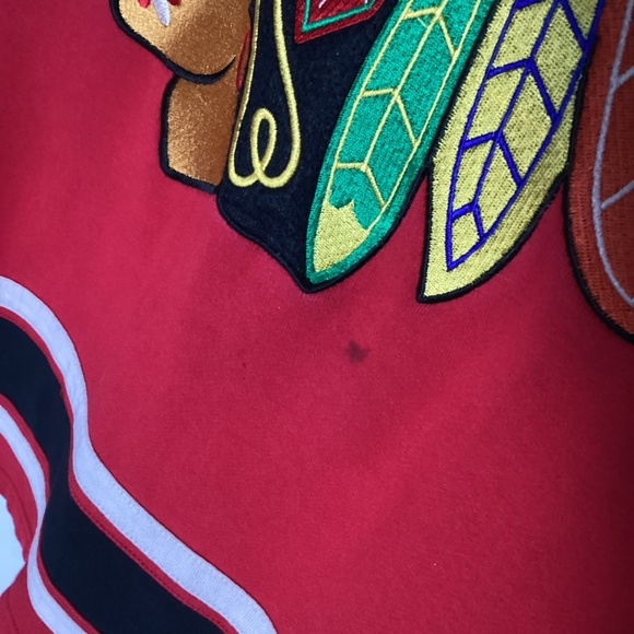 2131. Men's Chicago Blackhawks Kane #88 Red Hooded Sweatshirt VGUC Size Large - Picture 5 of 6